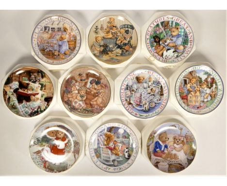 A collection of Royal Doulton Brambly Hedge collectors plates, table lamp, boxed story sets, photo frames, boxed tea set, fra