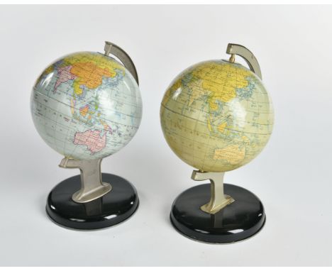 Chad Valley, 2x Kinderglobus, England, 21 cm, Blech, Z 1/1-