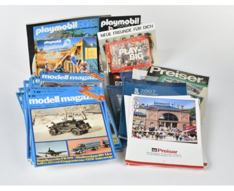 Konvolut Spielzeugkataloge, Corgi Toys, Dinky Toys, Madelman u.a. + 48 Hefte "Modellmagazin", meist sehr guter Zustand, bitte