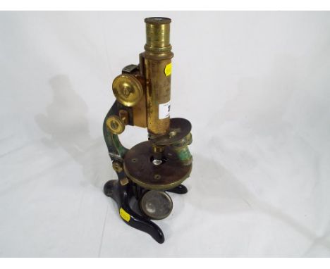 An antique German E. Leitz Wetzlar microscope model No. 118745. Estimate £50 - £70