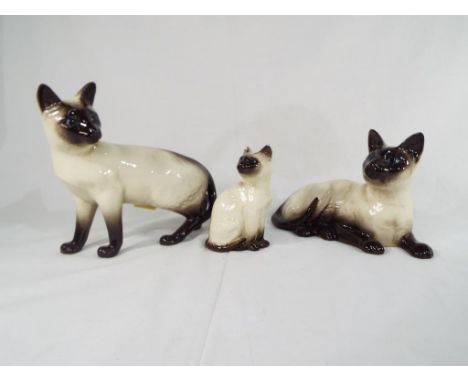 3 Beswick figurines of Siamese cats, 1 marked 1559 to the base, another marked 1887 to the base (AF)