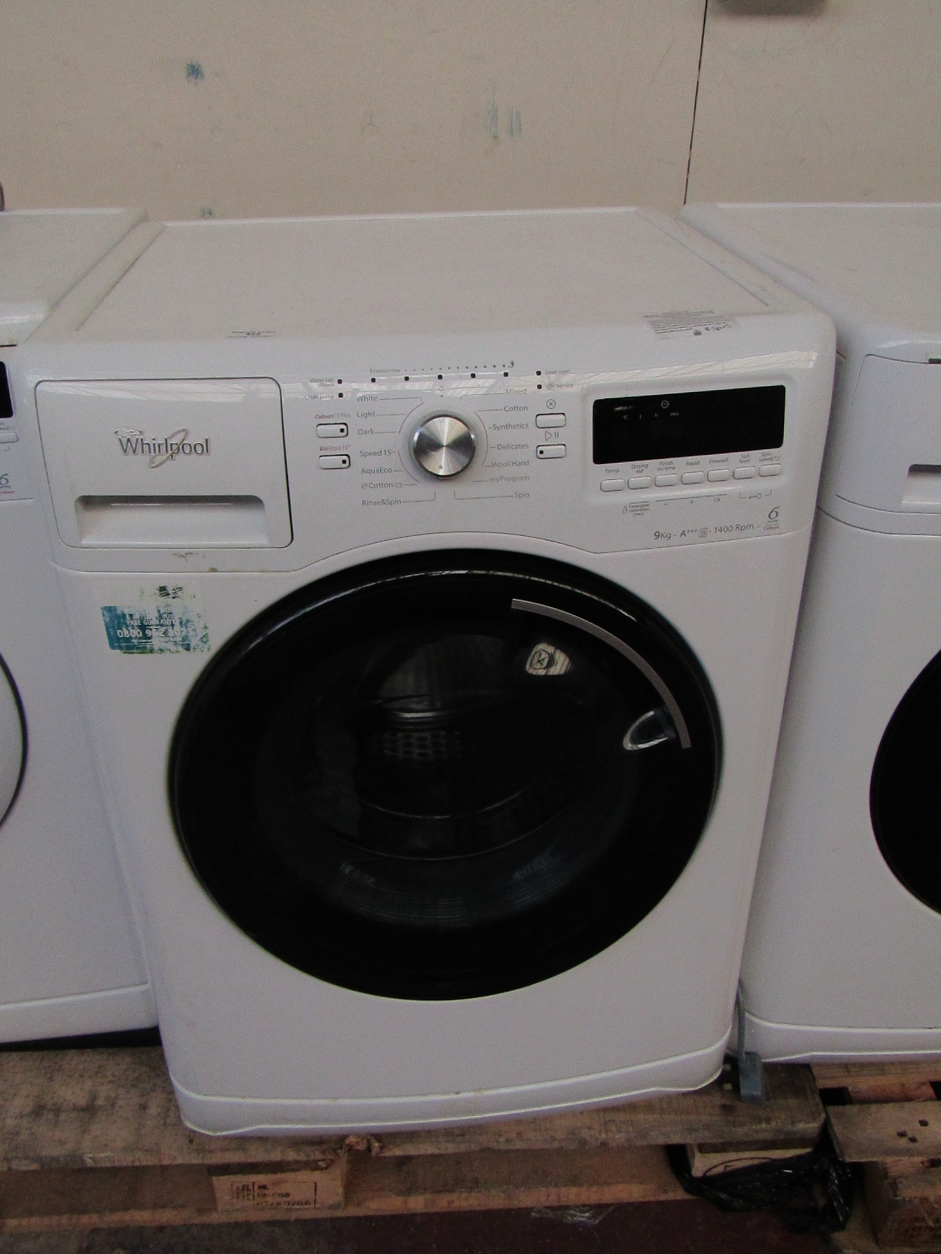 Whirlpool 9kg Washing Machine, Has 6th Sense With Colours Powers On And ...