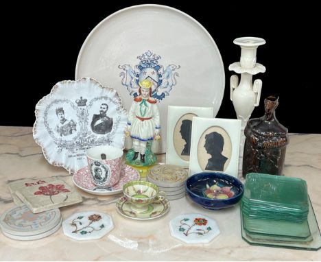 Group of decorative pottery and porcelain&nbsp;to include a Moorcroft 'Hibiscus' dish (small hairline to the rim), Leedsware 