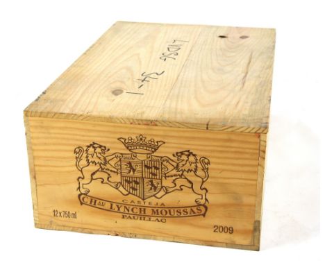 12 bottles of Chateau Lynch-Moussas Pauillac 2009 vintage red wine, in sealed original wooden case (12)