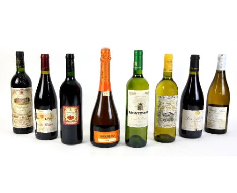 Eight bottles of wine to include Vina Extremena Palacio de Valdeinfante, Bodegas Navarro Lopez Gran Reserva, Pierre Chanau Co