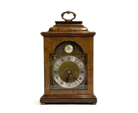 A Beards of Cheltenham walnut veneer mantel clock, 30cmH 