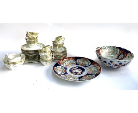 A Tuscan china part tea service, together with a Verte Imari bowl with scalloped edges, Verte Imari charger, 30cmD