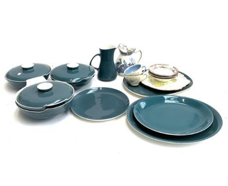 A Poole cameo part dinner service, 9 pieces, together with 4 Crown Ducal bowls, 2 Susie Cooper teacups, a Yuan Burslem jug 