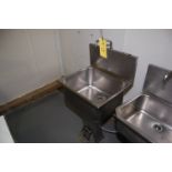 SS Sink, Approx. 16 in. x 16 in., RIGGING FEE: $40