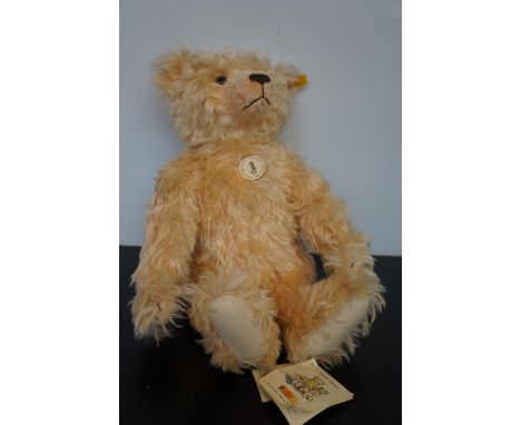 Steiff classic teddy bear with growler &amp; tags