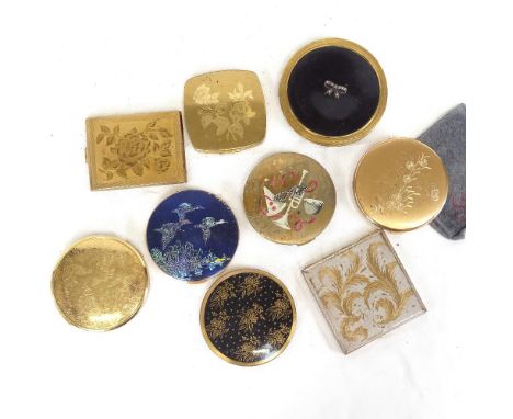A collection of lady's Vintage compacts 