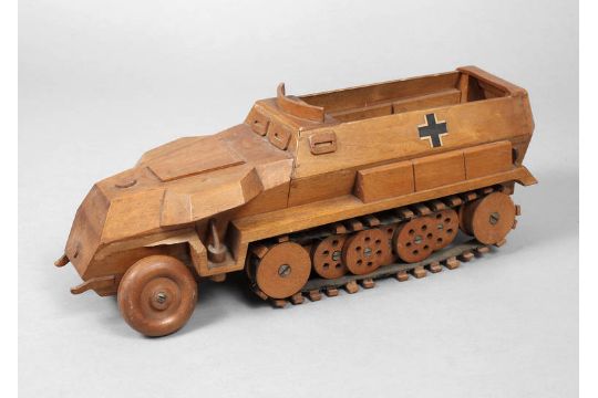 Holzpanzer Als Ehrengeschenk Nachbau Des Schützenpanzerwagen - 