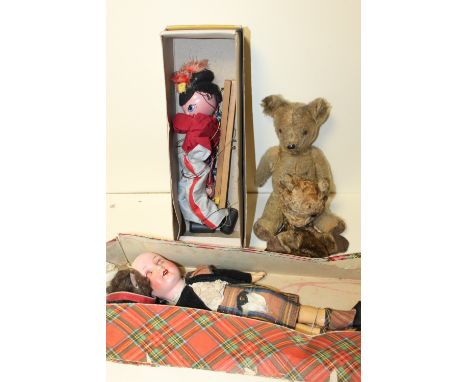 A VINTAGE ARMAND MARSEILLE ROLLER EYE DOLL, TOGETHER WITH A PELHAM PUPPET AND TWO VINTAGE BEAR SOFT TOYS (4) 