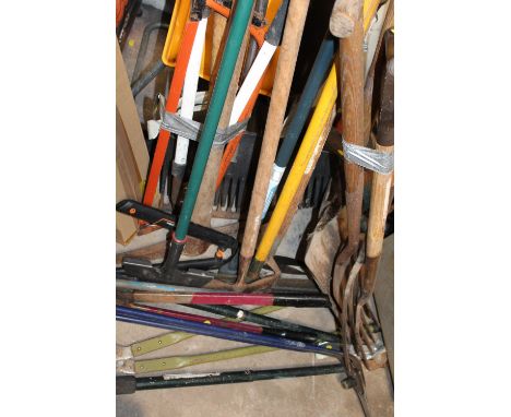 A SELECTION OF GARDENING TOOLS