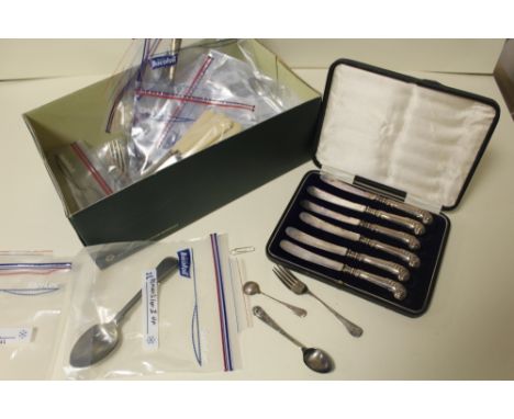 A BOX OF ASSORTED FLATWARE TO INCLUDE A CASED SET OF HALLMARKED SILVER HANDLED KNIVES, HALLMARKED SILVER FORK ETC. 