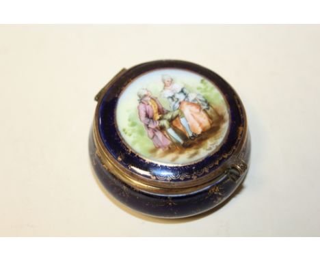 AN ANTIQUE CERAMIC / ENAMEL PAINTED PATCH POT