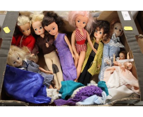 A COLLECTION OF VINTAGE 1970S/80'S SINDY DOLLS ETC. 