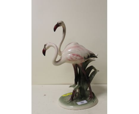 AN AUSTRIAN KERAMOS CERAMIC FIGURE GROUP OF FLAMINGOS - H 31 CM 