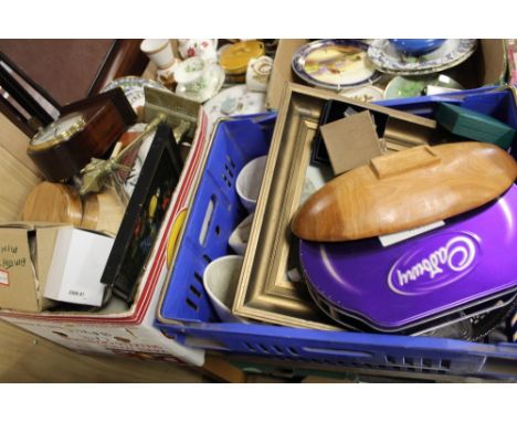 TWO BOXES OF ASSORTED HOUSEHOLD SUNDRIES TO INCLUDE A MANTEL CLOCK, BRASS FIGURE ETC. 