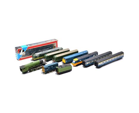 OO gauge model railway locomotives, including Lima ref. 305301 BR Co-Co class 55 'The Fife and Forfar Yeomanry' no. 9006, box