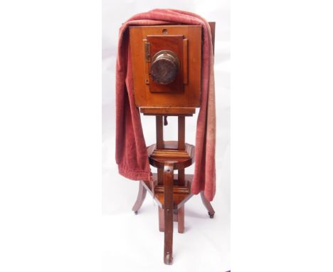 Late 19th/early 20th century French cabinet camera, lens signed "Clement &amp; Gilmer - Paris "Extra Rapid Portrait Lens", th