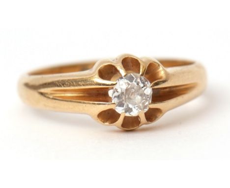 Single stone diamond ring, the old cut diamond 0.25ct approx, claw set, raised in a plain polished 18ct gold mount, hallmarke