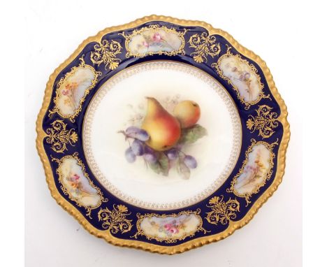 Early 20th century Royal Worcester cabinet plate, circa 1910, painted with fruit by Richard Seabright, the borders with gilt 