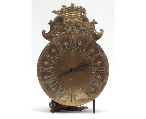 Early 18th century Continental iron framed bracket clock, the engraved circular Roman dial with outside minute track and insi