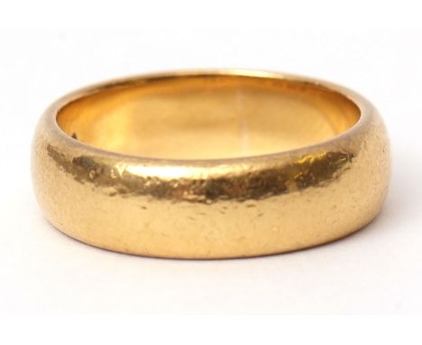 22ct gold wedding ring of plain polished design, 8.9gms  