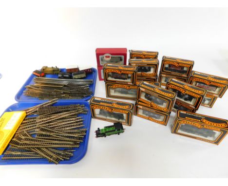 Mainline Palitoy Dapol and other OO gauge wagons, boxed and unboxed, shunting engine and track. (a quantity)