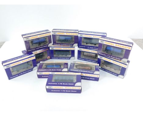 Dapol OO gauge wagons, to include LGWR 20T mineral wagon, 33152, six wheel milk tank in United Dairies weathered livery, B759