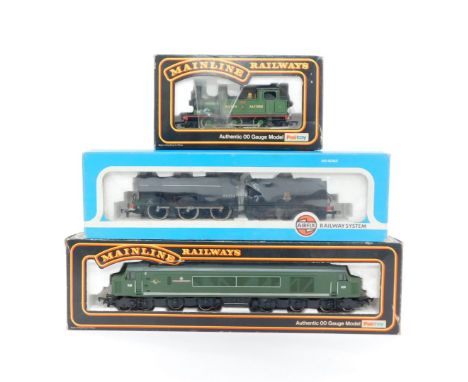 A Palitoy Mainline OO gauge diesel locomotive, Type 4 1C0-C01, 'The Manchester Regiment', green livery., Airfix 4F Fowler loc