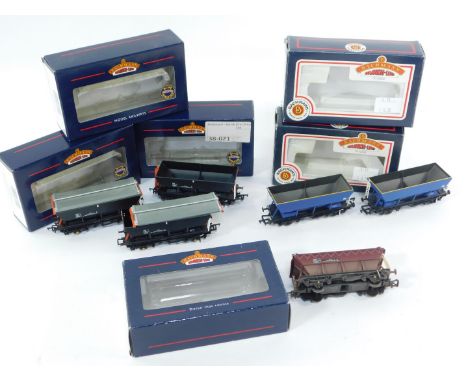 Bachmann OO gauge wagons, to include 46 tonne covered hopper wagons, 46 tonne GLW hopper wagons, and a covered hopper wagon, 