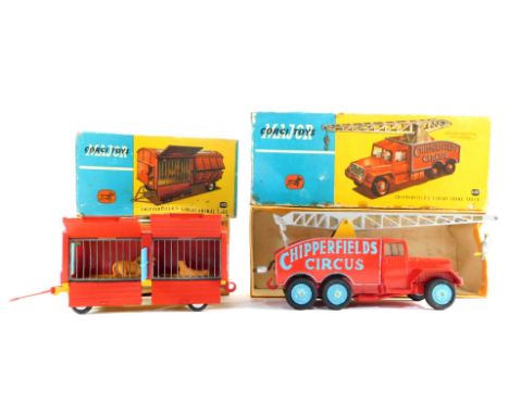 A Corgi die cast Chipperfields Circus Train Truck 1121, together with a Circus Animal Cage 1123, both boxed. (2)