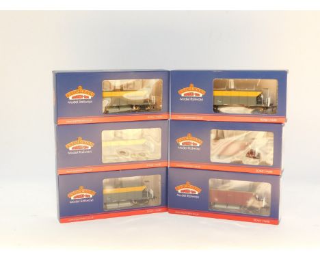 Bachmann OO gauge YGA Seacow bogie hopper wagons, EWS, 38-132A, boxed. (6)