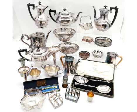 Qty of silver plated wares inc 4 piece EPNS tea set, toastracks, table coasters, novelty fish drinks measure, boxed servers e