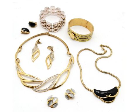 Qty of designer costume jewellery inc Campo Marzio bangle, De Farre link bracelet, Monet gold tone necklace + earrings etc