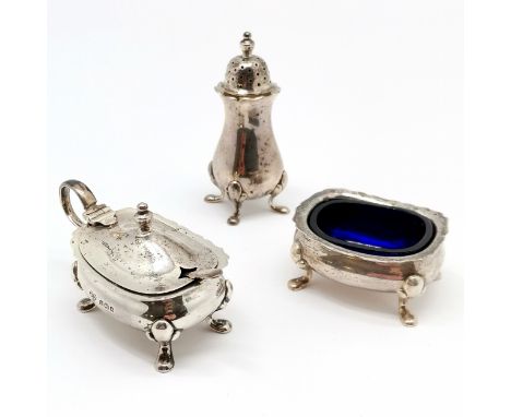 1946 silver 3 piece cruet set with blue glass liners &amp; spoon - pepperette 7.5cm high - silver weight 122g ~ slight a/f to