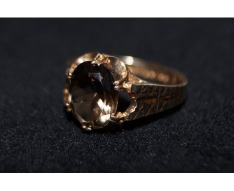 9ct gold ring with smokey quartz Size O