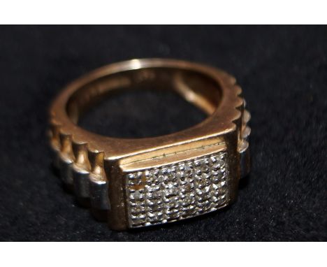 9ct gold (duel colour) and 24 diamond gents ring Size S 8.7 grams