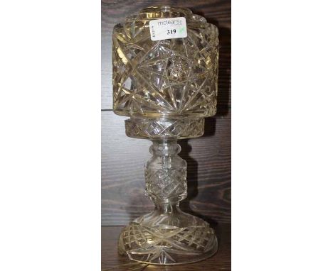 CUT CRYSTAL LAMP