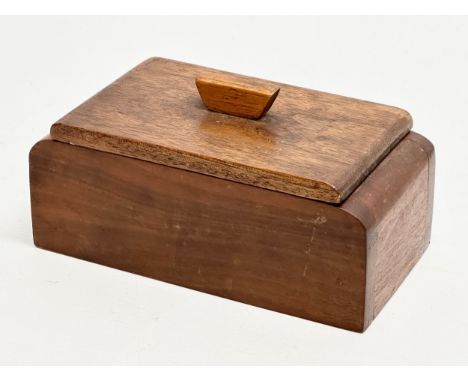 A 1930’s Art Deco trinket box. 18.5x10x10cm.