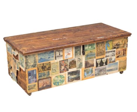 A vintage Cedar wood trunk manufactured by The Lane Company, Inc. Virginia, U. S. A. 123x57x48cm. 1