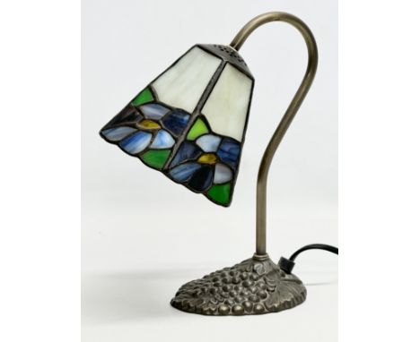 A Tiffany style lamp. 21x26cm