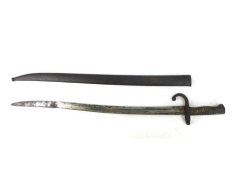 A French chasspott bayonet with scabbard, matching serial numbers and a working push button, blade l. 57 cm 