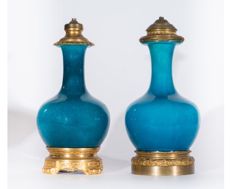  A pair of turquoise glazed porcelain vases with gilt bronze European lamp mount  China, Qing dynasty, 19th century . Cm 15,0