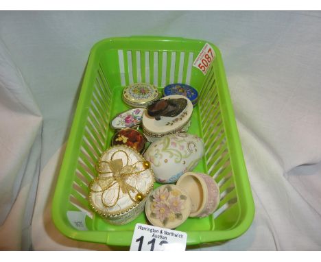 Nine mixed pill and trinket boxes. UK P&amp;P Group 2 (£20+VAT for the first lot and £4+VAT for subsequent lots) 