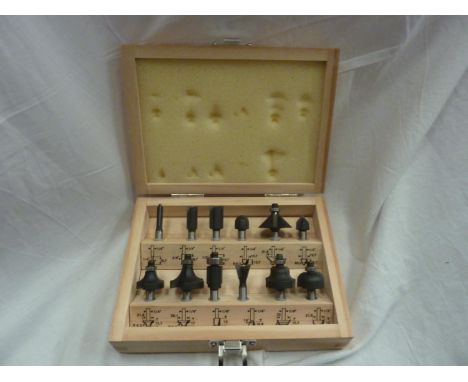 Bosch boxed eight piece router set. UK P&amp;P Group 1 (£16+VAT for the first lot and £2+VAT for subsequent lots) 