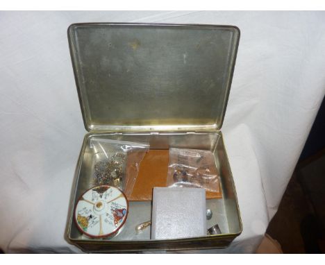 Friars limited Christmas 1961 Oriental biscuit tin containing collectables including jewellery. UK P&amp;P Group 2 (£20+VAT f