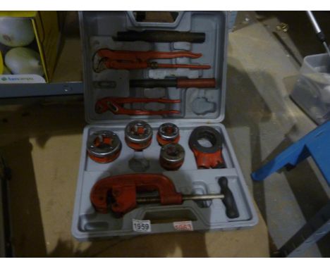Cased pipe threader and grips. Not available for in-house P&amp;P 